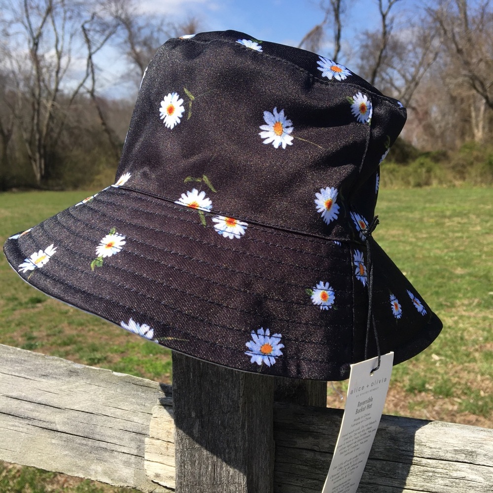 Alice & Olivia Daisy Bucket Hat